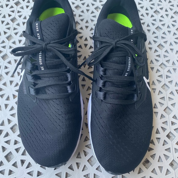 Nike Air Zoom Pegasus 38 - Picture 2 of 7